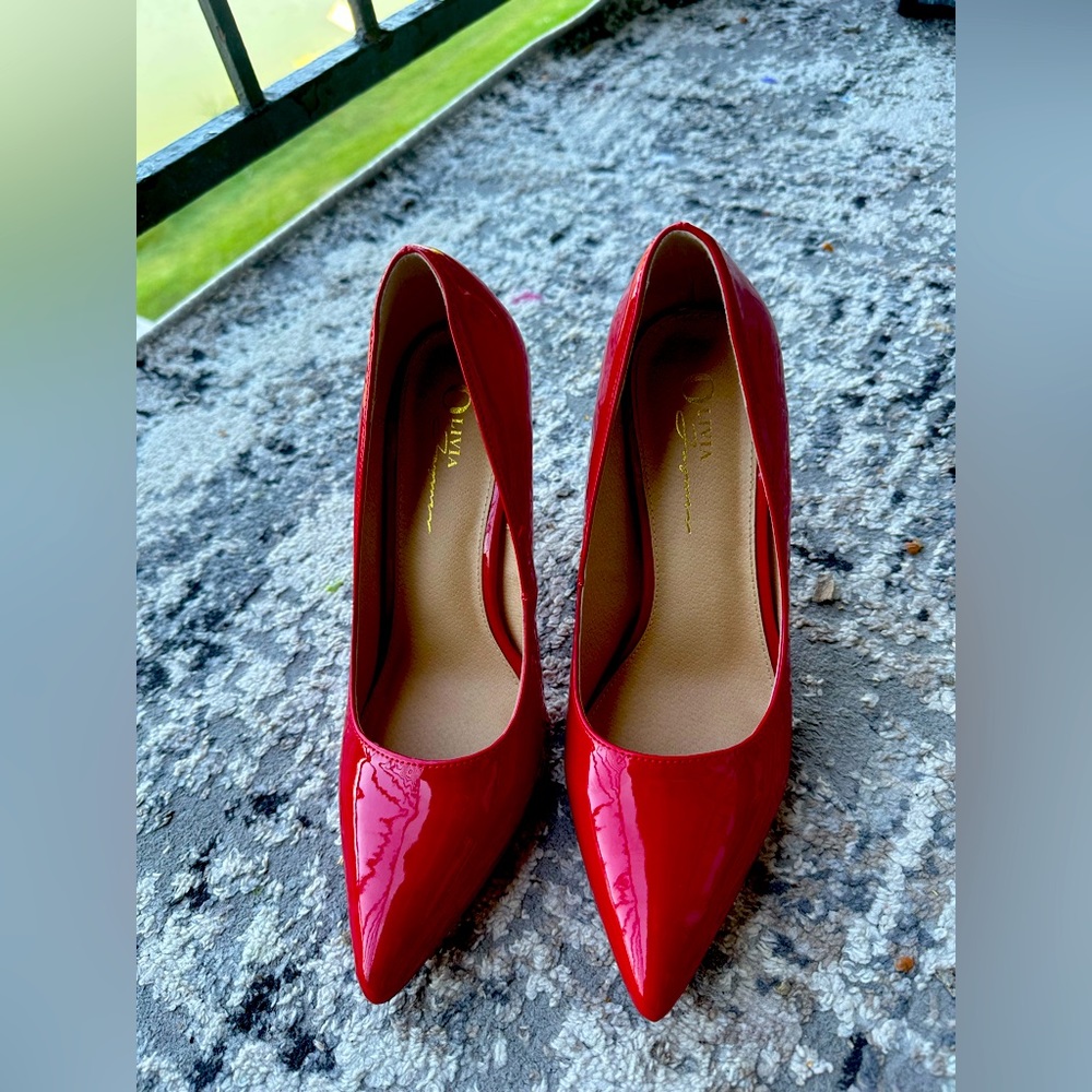 Olivia brand shoes red color size8 1/2